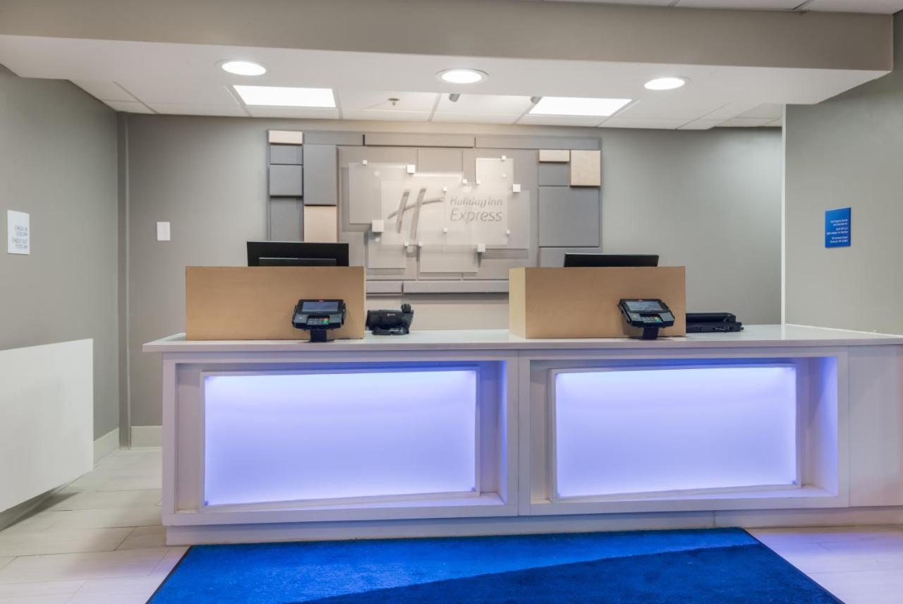 Holiday Inn Express - Plymouth By Ihg Екстер'єр фото