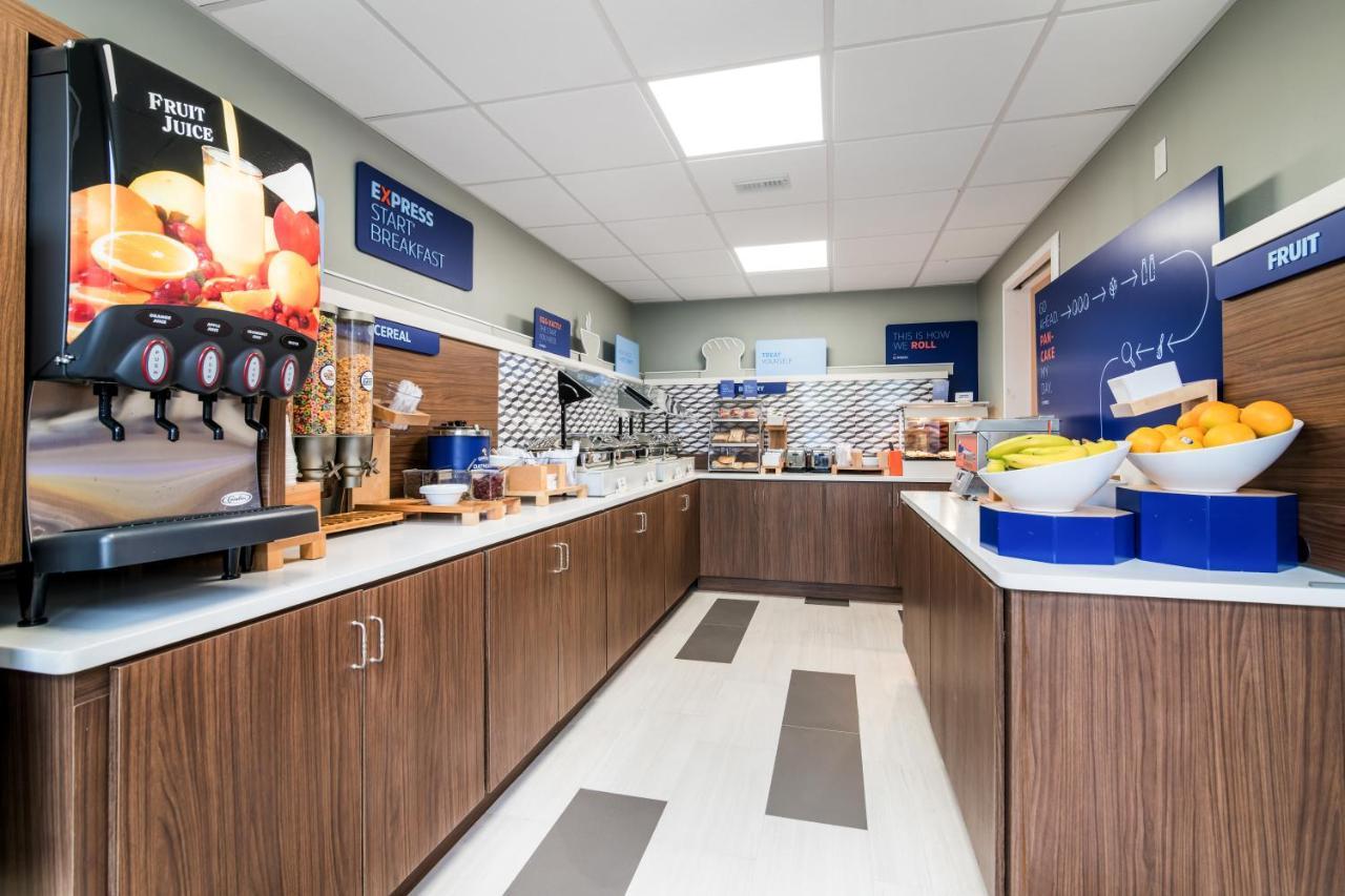 Holiday Inn Express - Plymouth By Ihg Екстер'єр фото