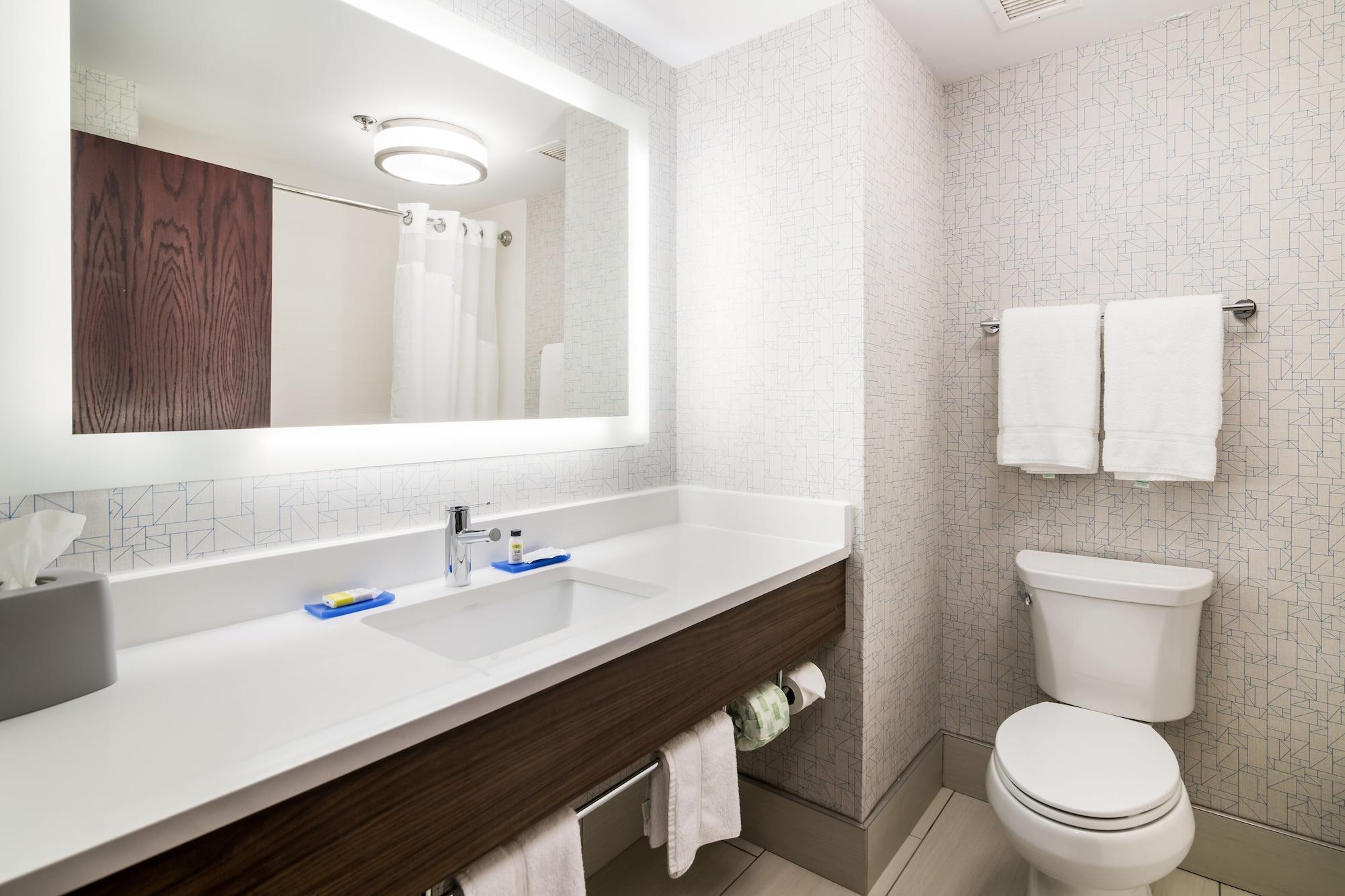 Holiday Inn Express - Plymouth By Ihg Екстер'єр фото