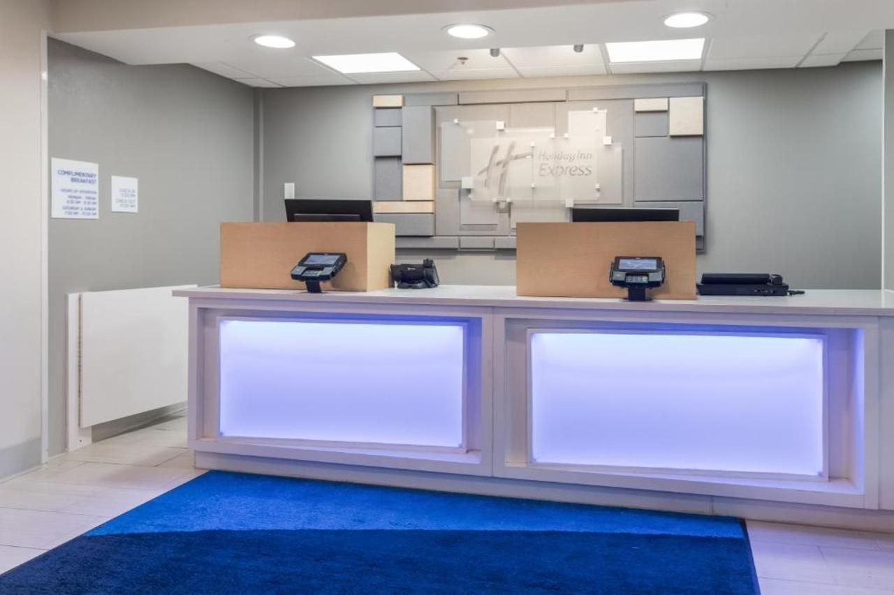 Holiday Inn Express - Plymouth By Ihg Екстер'єр фото